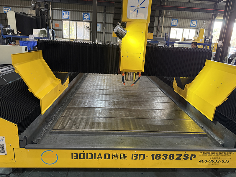 模具精雕機